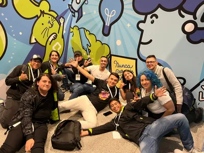 Mariangélica Useche collaborating with the tech community at a developer meetup